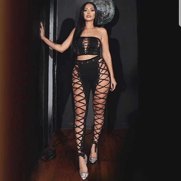 Sexy Lace up tube crop top - Picture 2 of 2